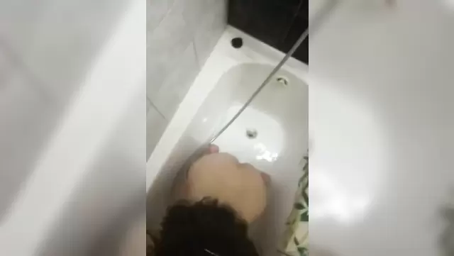 Kyrgyz gave a blowjob to a hot girlfriend